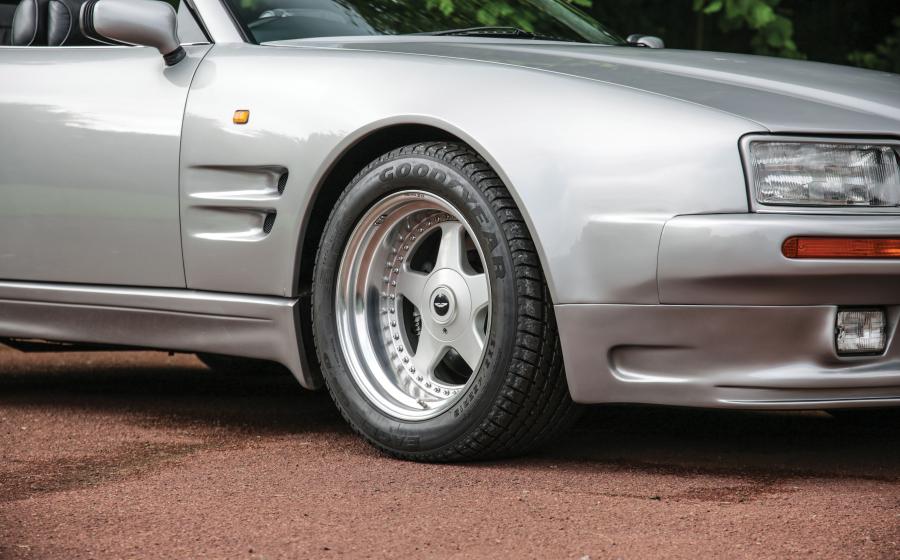 Детали экстерьера Aston Martin Virage Volante Diamond Jubilee (60200) 1995 года  (фото 8 из 24)